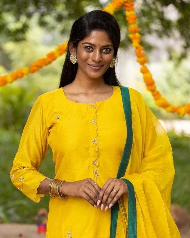 Actress Vinusha